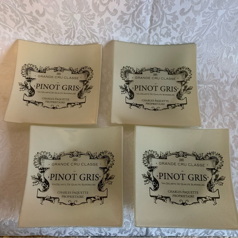 A Set of 4 2005 Grande Cru Classe Pinot Gris Square Glass Plates 6 1/2" x 6 1/2"